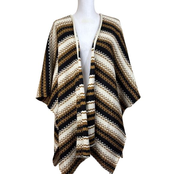 RVCA shawl/wrap, transitional, travel, statement piece, cozy, effortless, layers - Picture 1 of 6